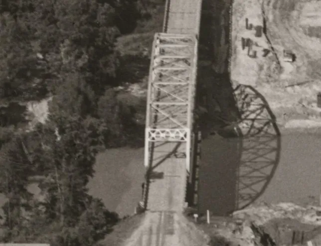 The Pendleton Gaines Bridge... once a mighty bridge crossing a mighty river... until the far mightier Toledo Bend came along