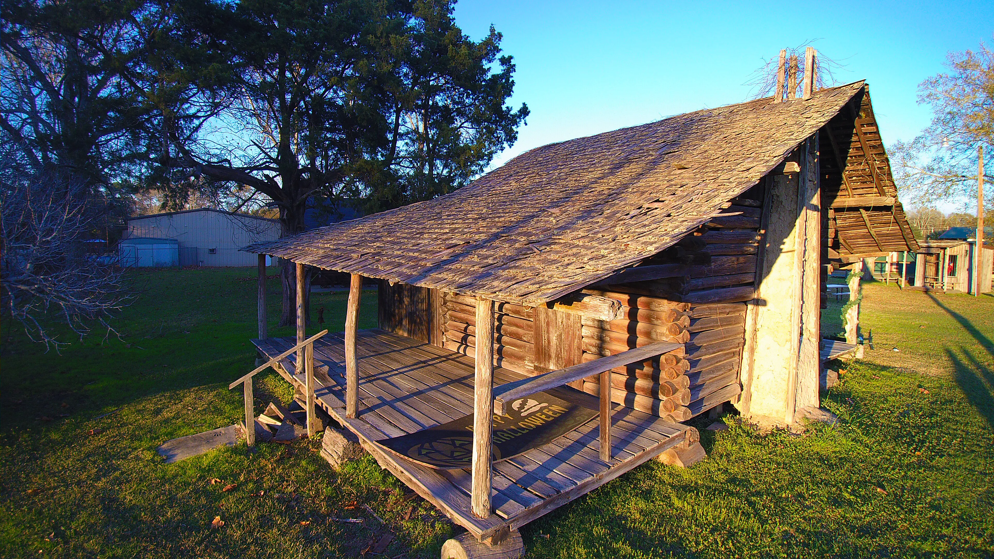 Burk&#x27;s Log Cabin