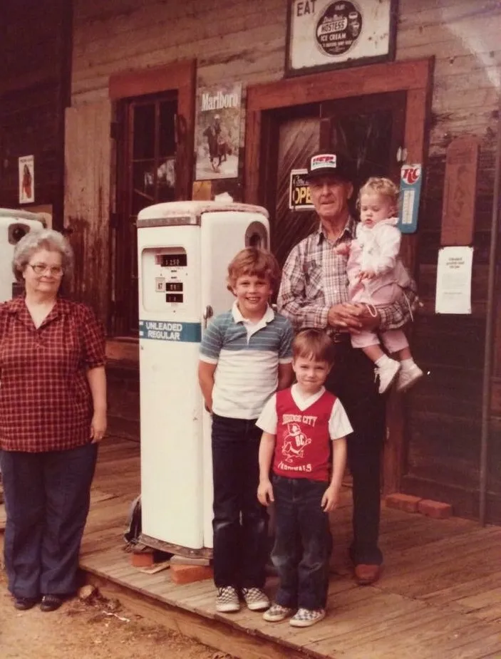 Janell Fitts Richards&#x27; parents, Homer and Eunice Fitts, and Janell&#x27;s children