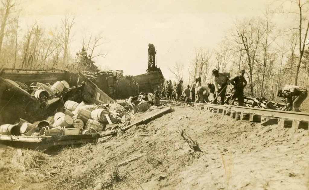 train wreck on logging spur from zwolle to Blue Lake166