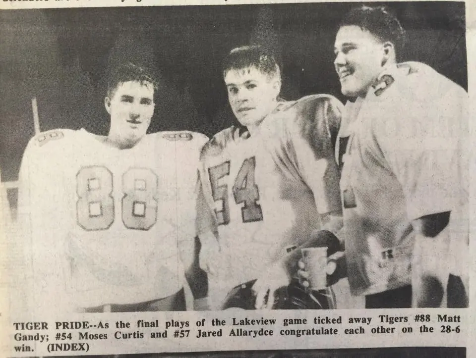 Photograph from the Facebook post “1992”