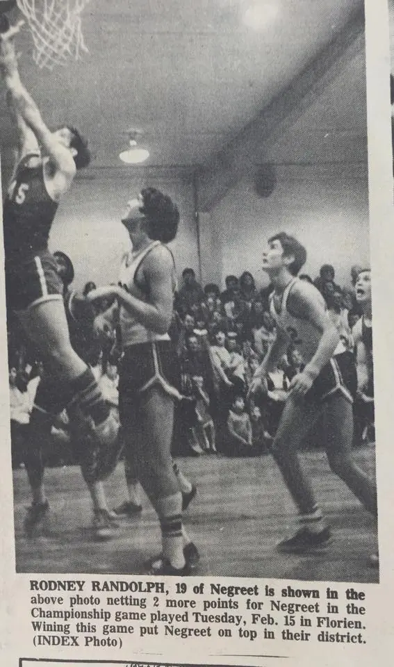 Photograph from the Facebook post “72 basketball”