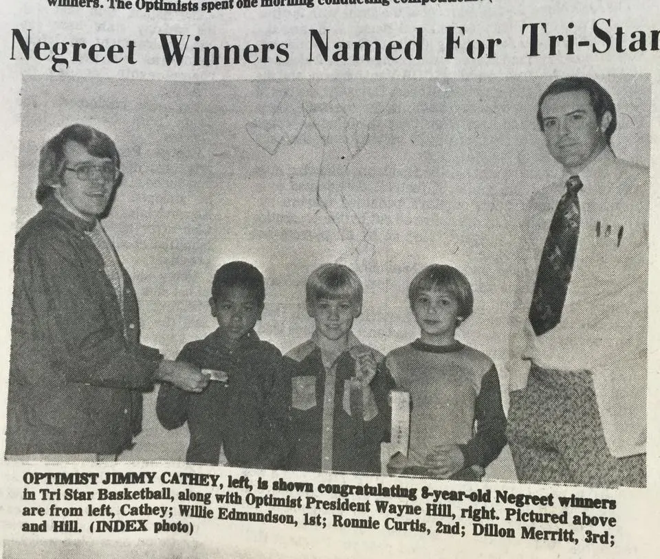 Photograph from the Facebook post “From 1976.”