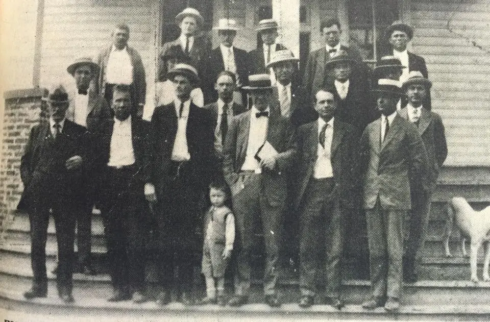 Photograph from the Facebook post “Business Men's Sunday School, Pleasant Hill in 1920s”