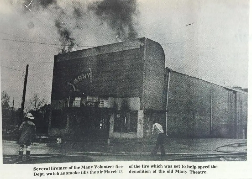 Photograph from the Facebook post “1980”