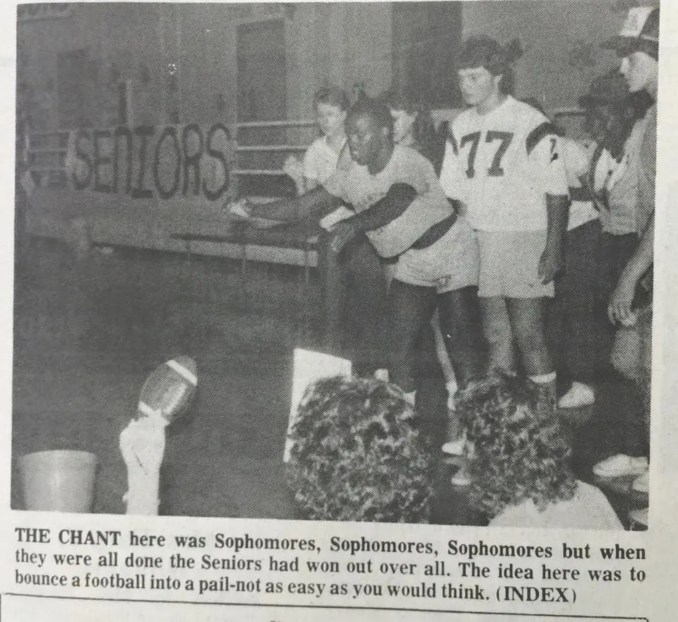 Photograph from the Facebook post “Many homecoming 84”