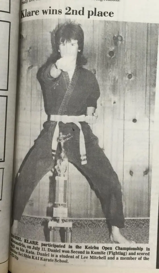 Photograph from the Facebook post “80s”