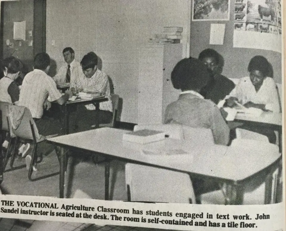 Photograph from the Facebook post “From 1974 at Florien School.”