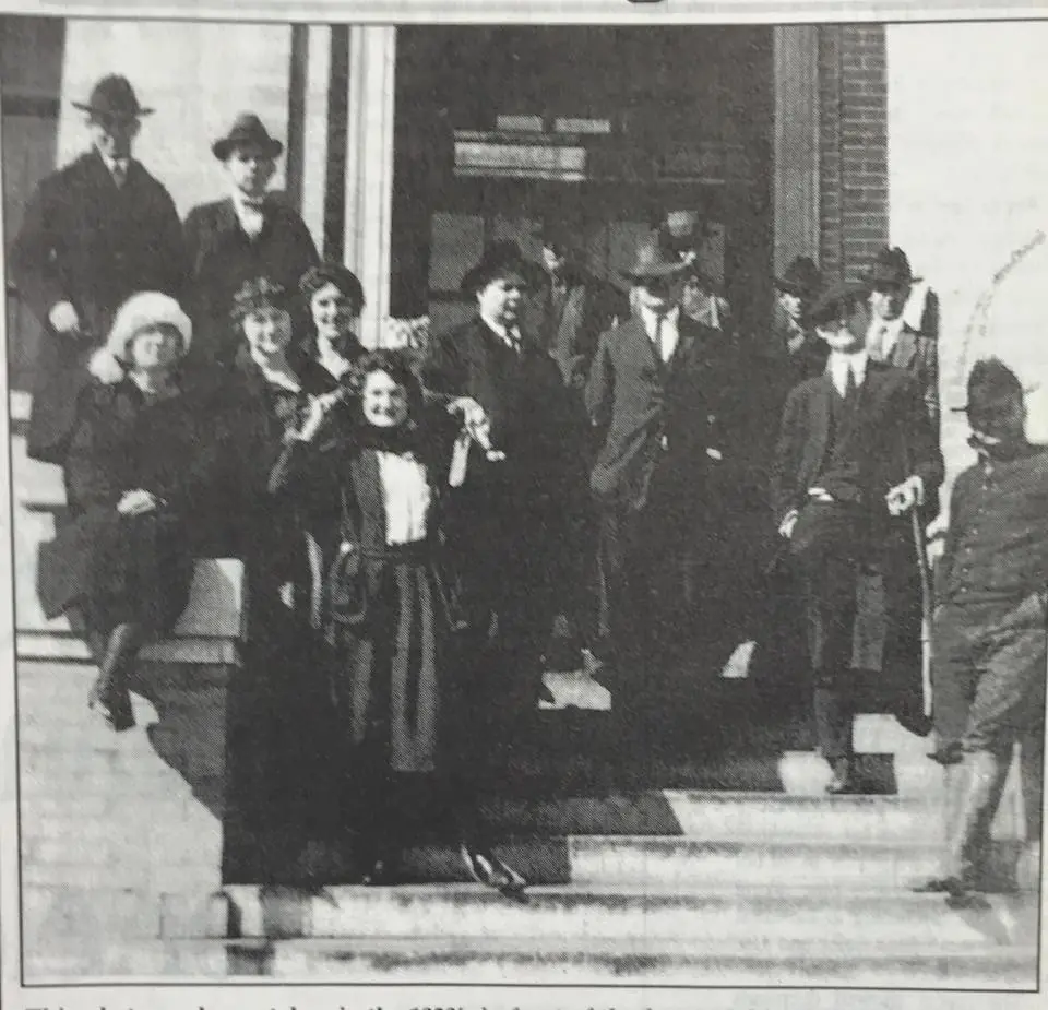 Photograph from the Facebook post “1920s, the "Courthouse Gang".”