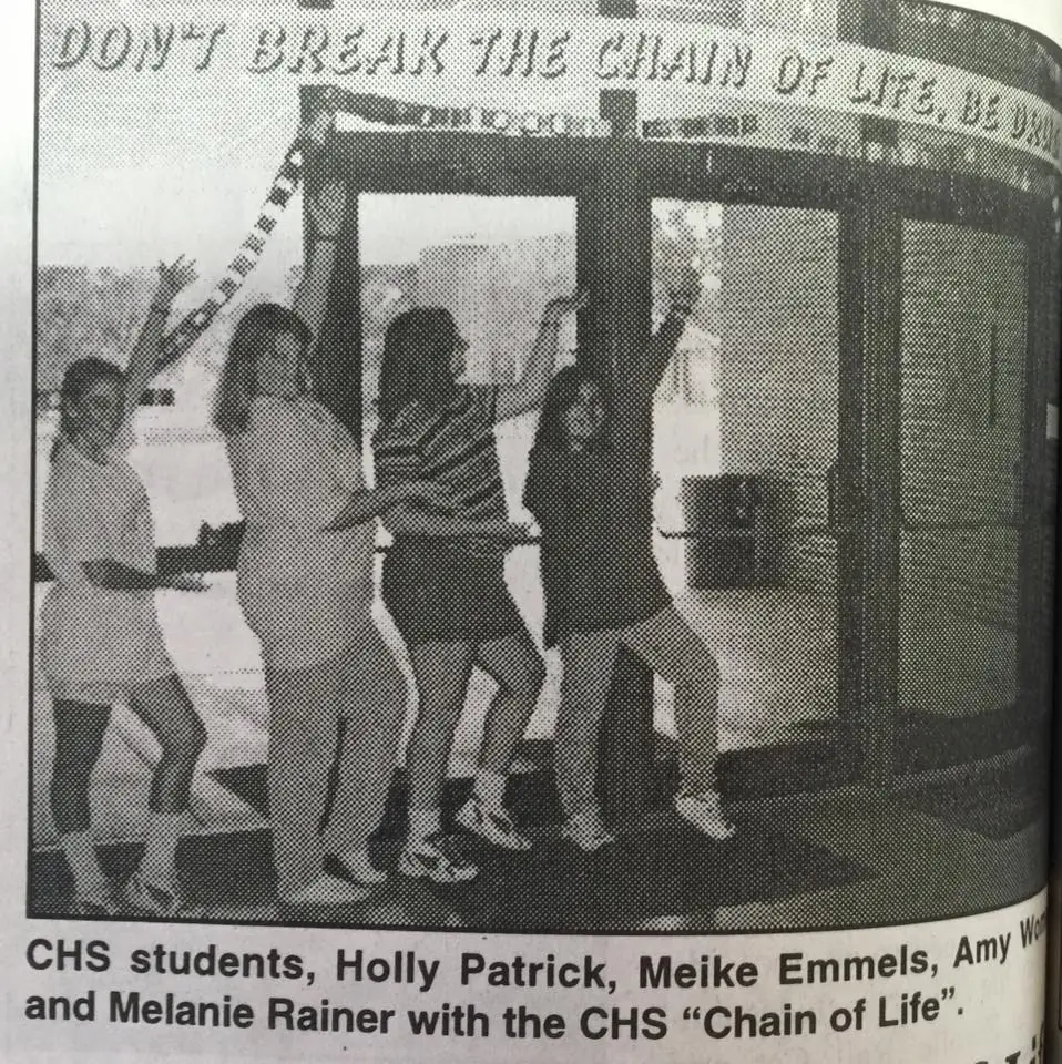 Photograph from the Facebook post “1997”