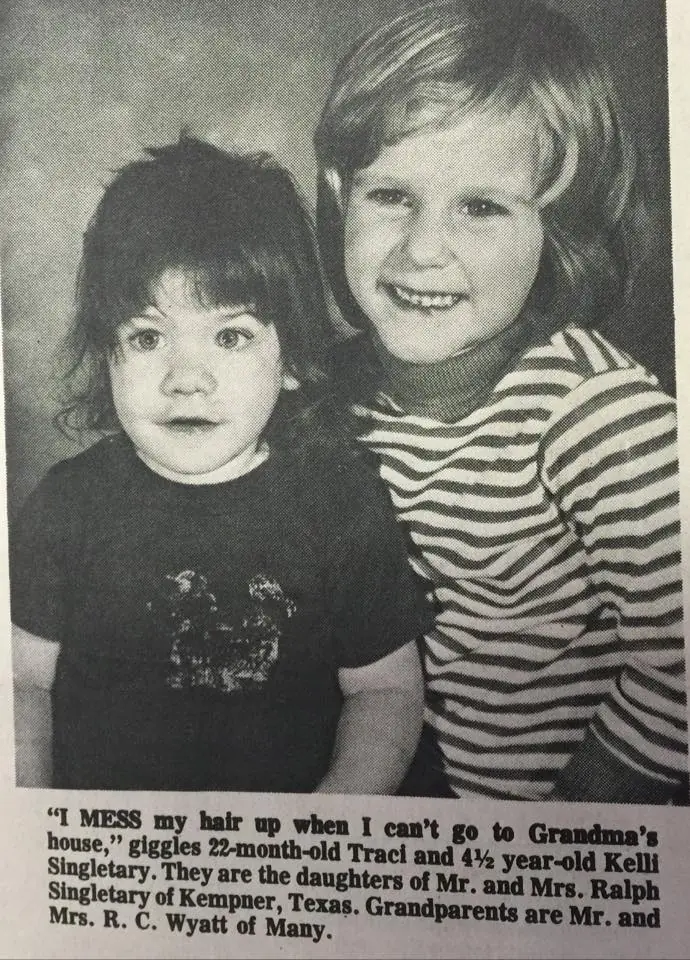 Photograph from the Facebook post “1975”