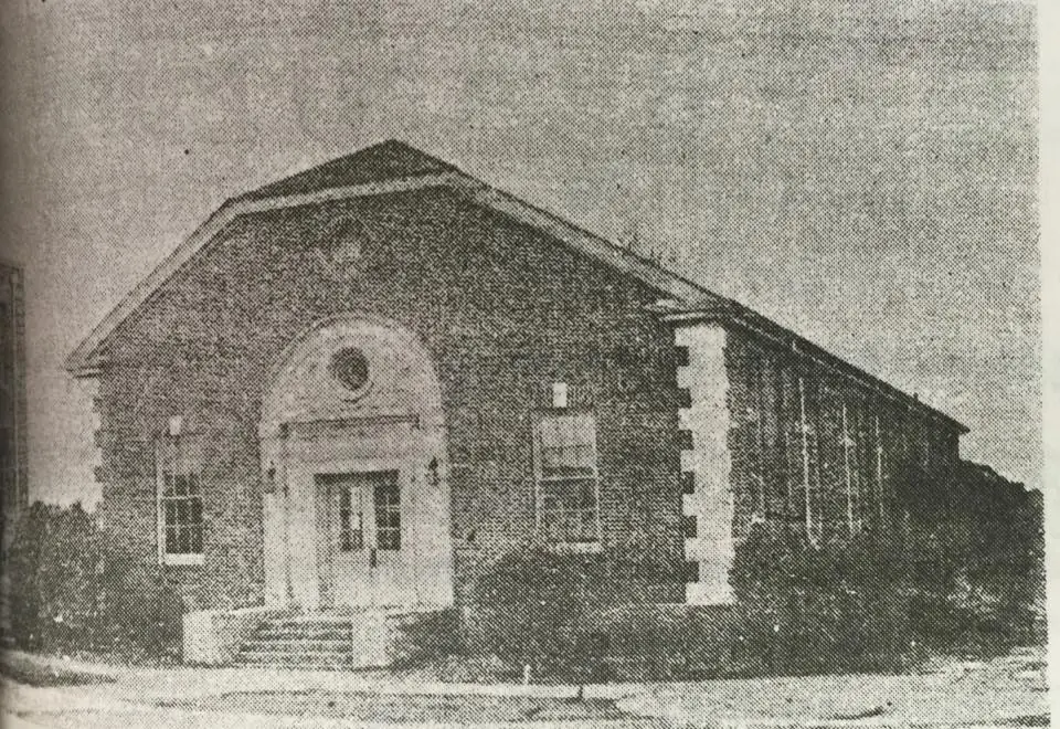 Photograph from the Facebook post “I believe these are all pix of old Many school.”