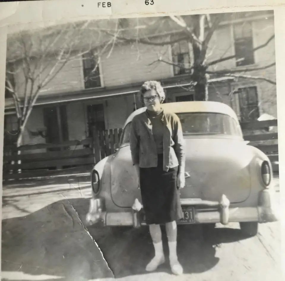 Photograph from the Facebook post “In front of boarding house in Fisher.”