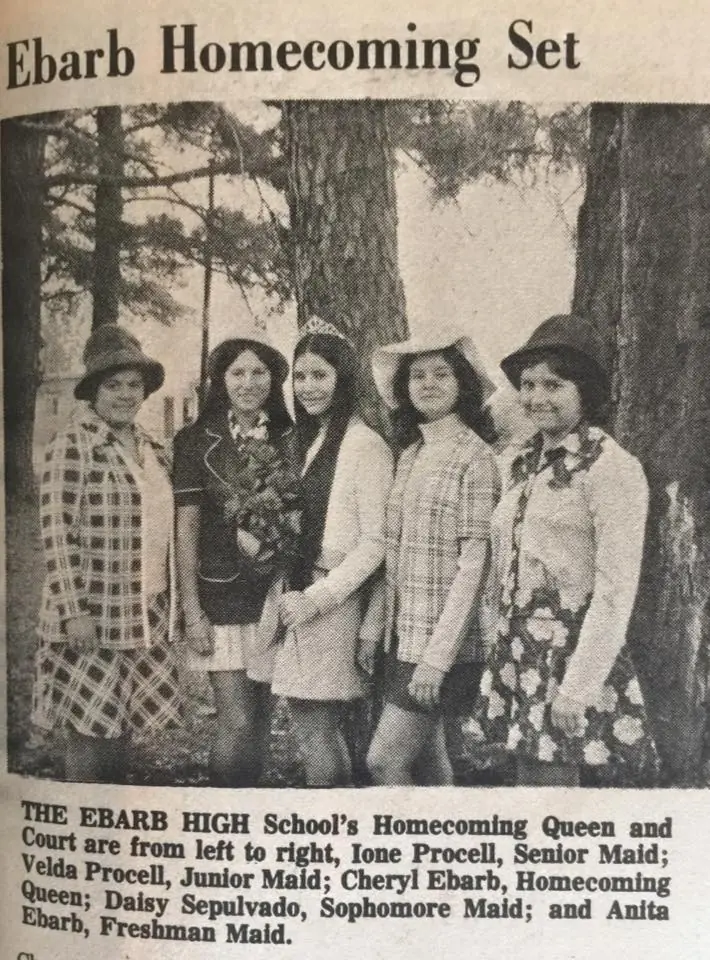 Photograph from the Facebook post “1975”