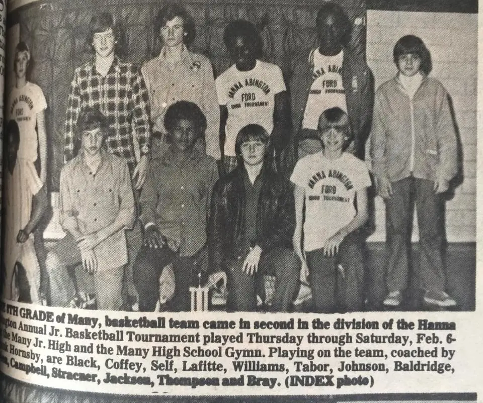 Photograph from the Facebook post “1975”
