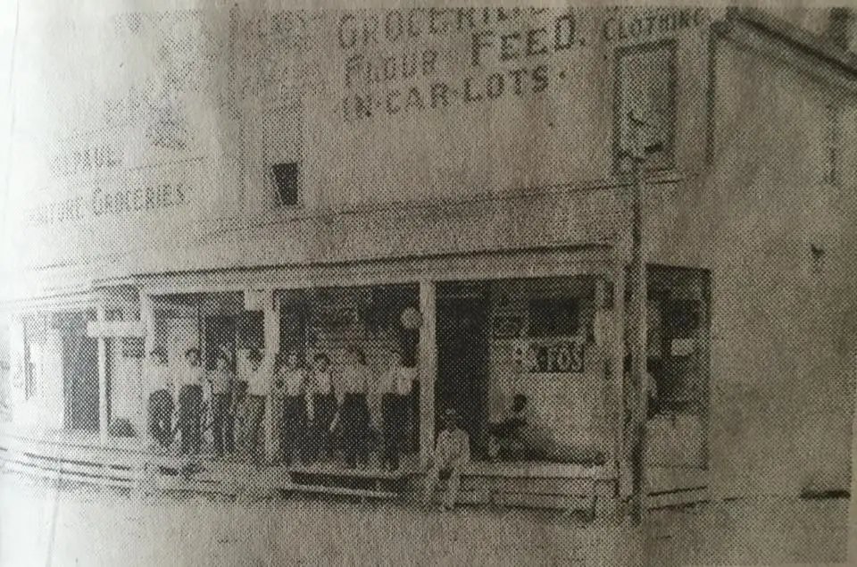 Photograph from the Facebook post “G.I.”