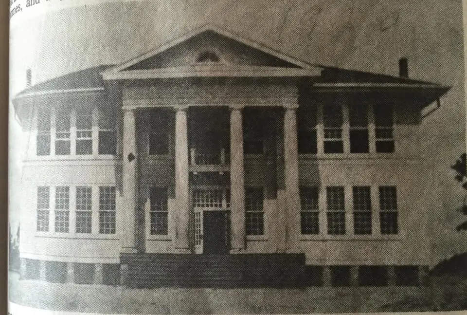 Photograph from the Facebook post “Converse School in 1920s”