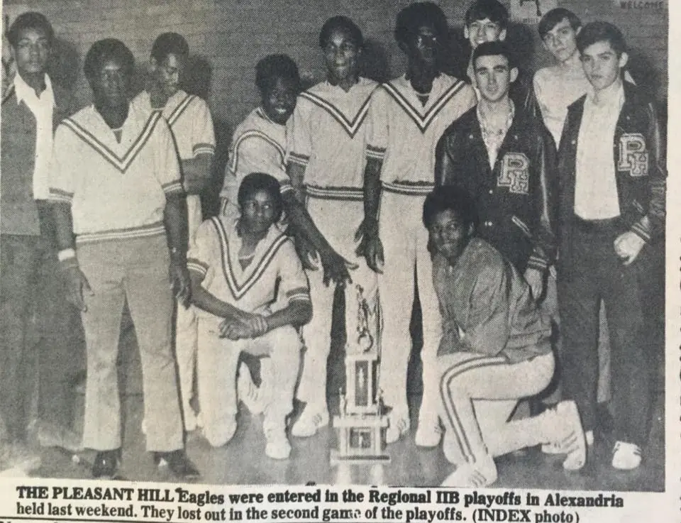 Photograph from the Facebook post “70s basketball”