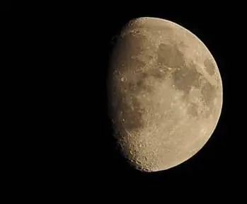 Photograph from the Facebook post “Saturday night's moon.”