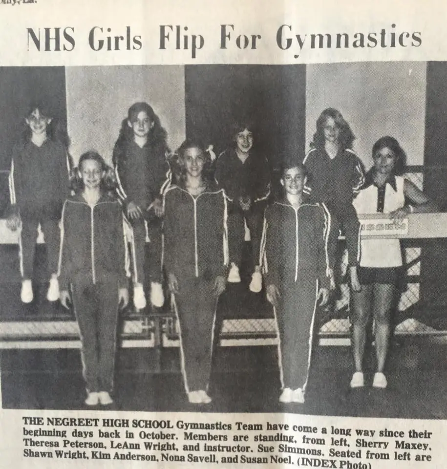 Photograph from the Facebook post “Negreet gymnastics, 1976”