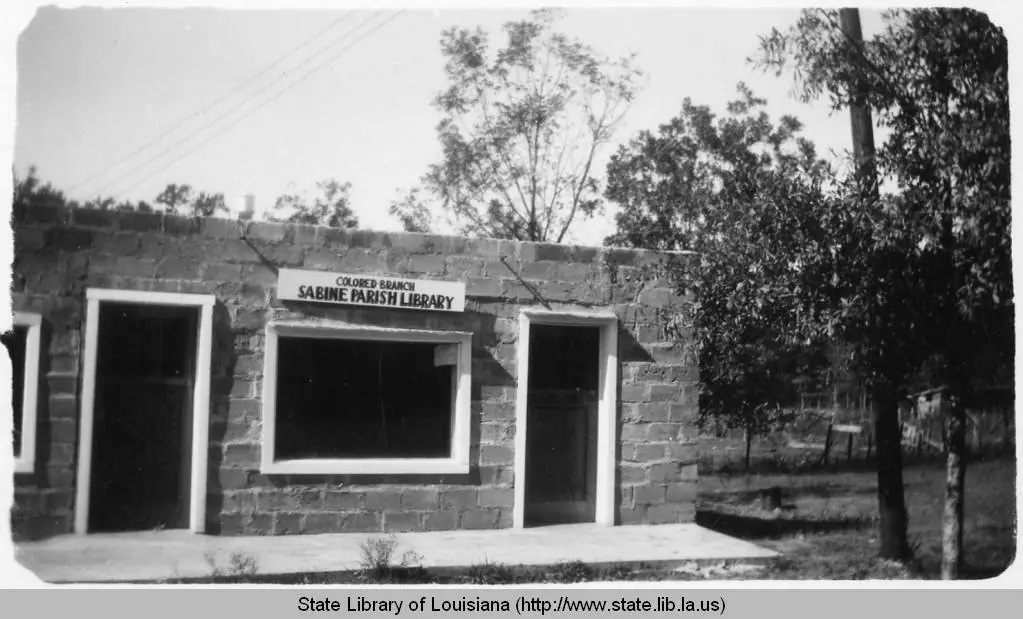 Photograph from the Facebook post “New library branch for African Americans in Sabine Parish, 1947, is the first photo.”