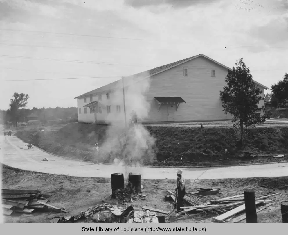 Photograph from the Facebook post “WPA built gymnasium at Many High School in Many Louisiana in the 1930s”