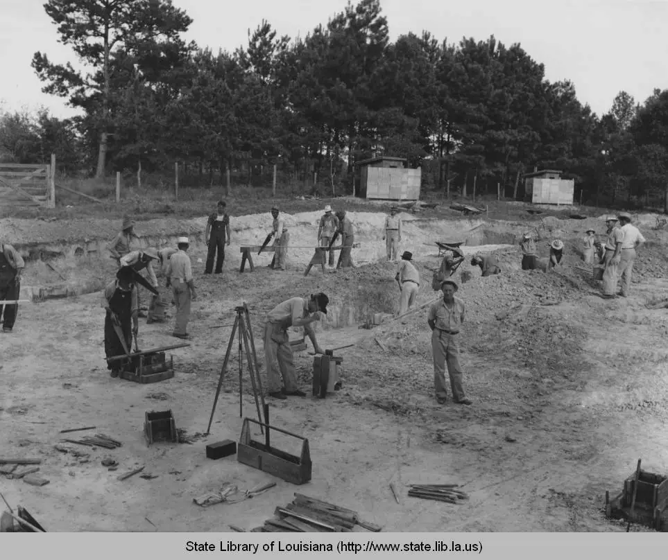 Photograph from the Facebook post “In September 1938, Agricultural exhibit building under construction by the WPA in Many,…”