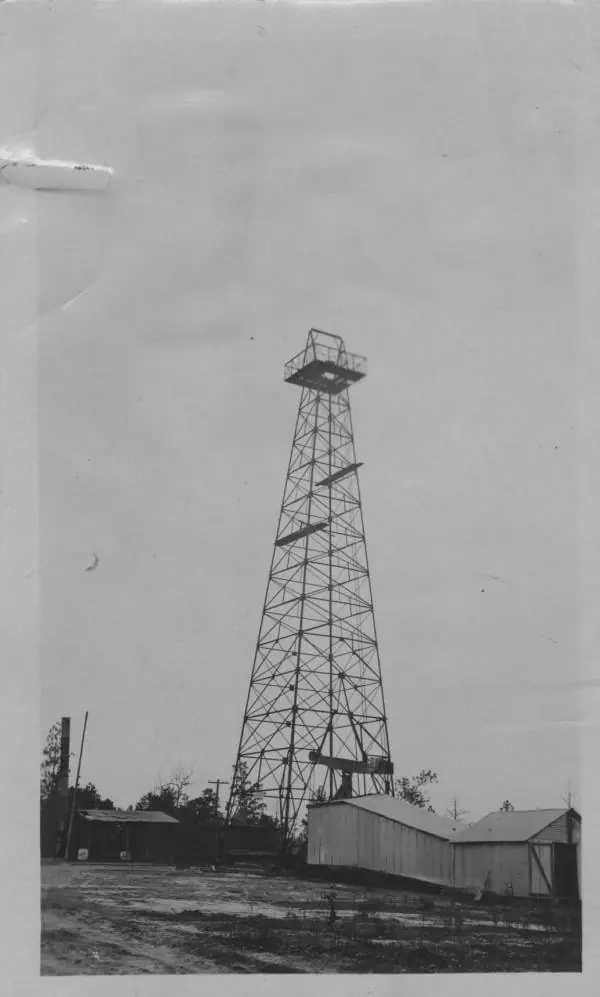 Photograph from the Facebook post “Loring Oil Company, Bowman-Hicks #1, Zwolle Field, Sabine parish, 1930s.”