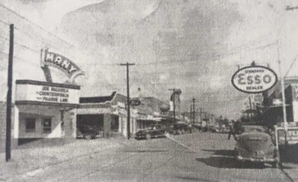 Photograph from the Facebook post “The Many Theater was located at or next to the current site of Baldridge Dumas…”