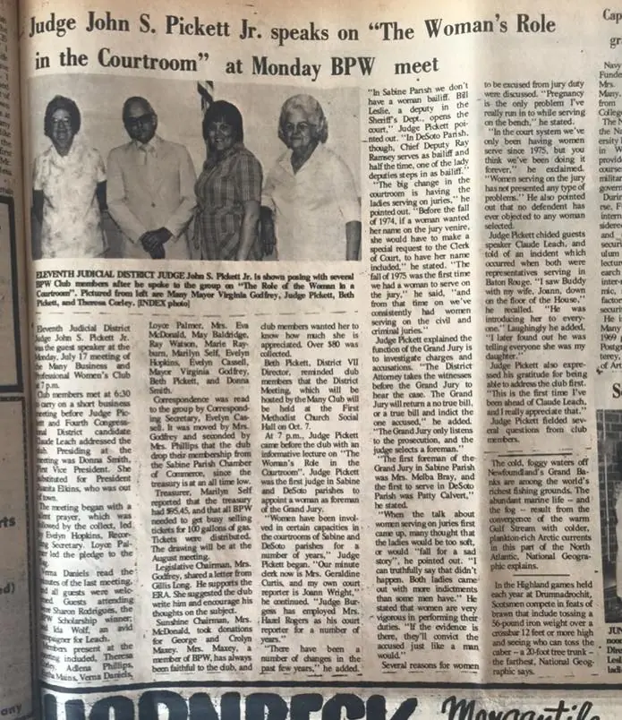Photograph from the Facebook post “The woman's role in the courtroom.”