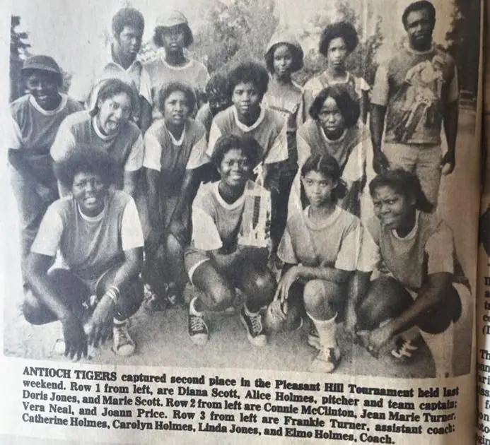 Photograph from the Facebook post “Antioch Tigers, 1976”