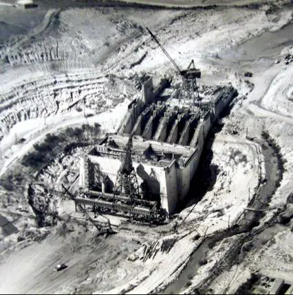 Photograph from the Facebook post “The future Toledo Bend spillway gates at the dam site.”