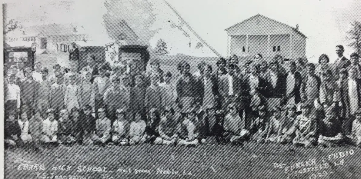 Photograph from the Facebook post “Ebarb School 1929 I think.”