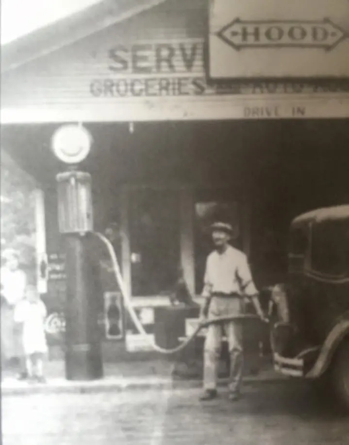 Photograph from the Facebook post “Frank Risor operated Risor's Station at Hwy.”