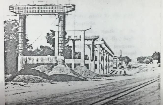Photograph from the Facebook post “Pendleton Bridge under construction in first photo.”