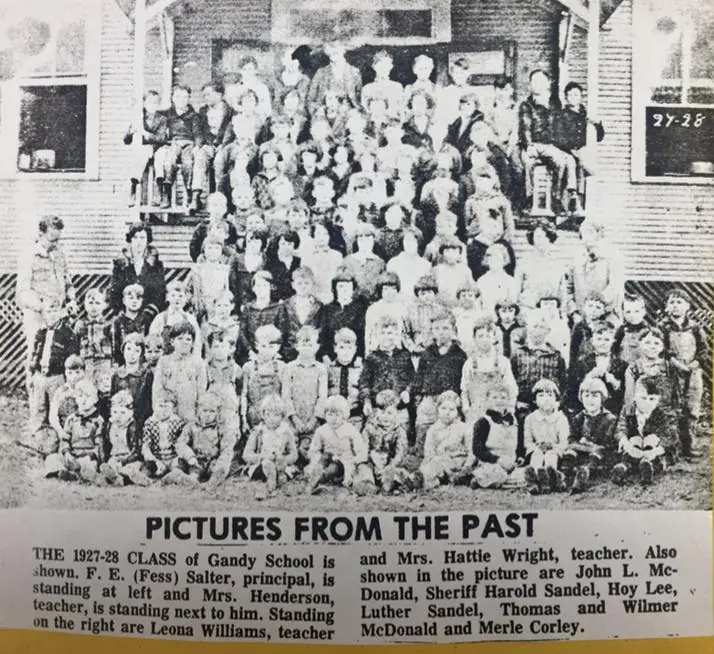 Photograph from the Facebook post “Gandy School students in 1927-28”