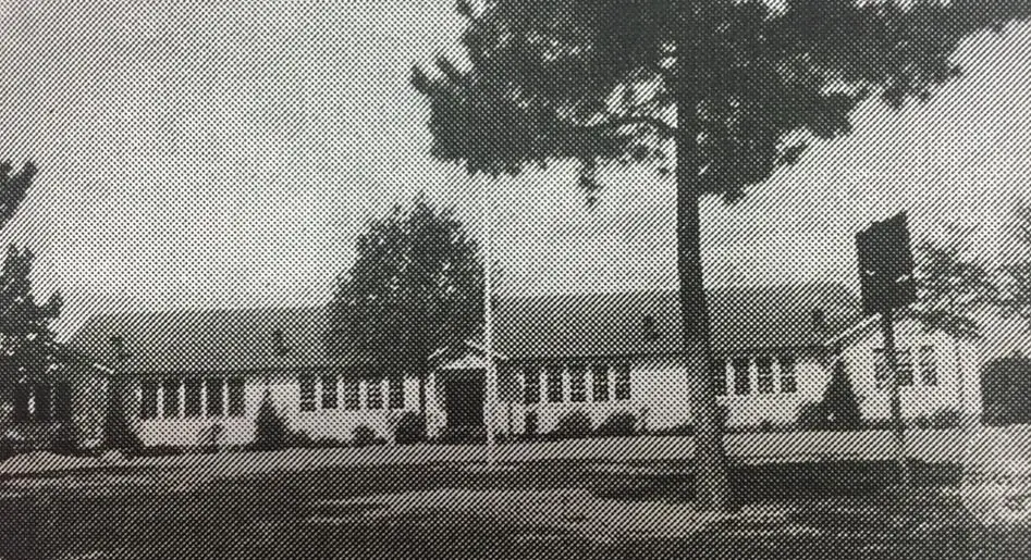 Photograph from the Facebook post “Mount Carmel School, 1930s.”