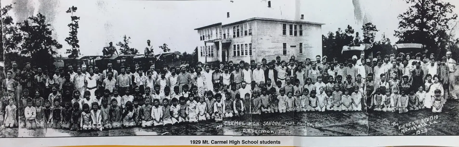 Photograph from the Facebook post “Mount Carmel School 1929 #MountCarmelSchool1929”
