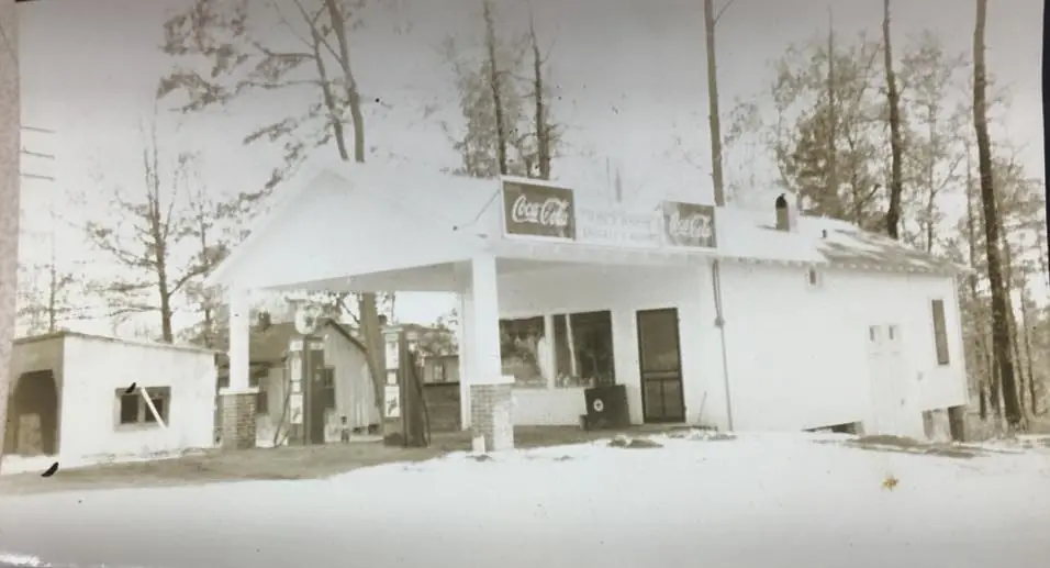 Photograph from the Facebook post “I know absolutely nothing about this photo other than that it was taken in Sabine Parish.”
