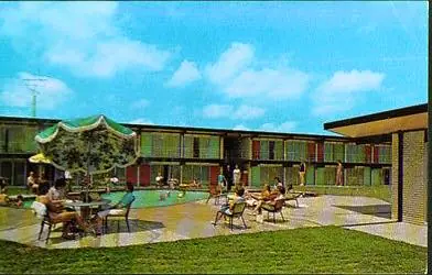 Photograph from the Facebook post “Hodges Gardens Motor Inn, 1960s #1960HodgesGardens #HodgesGardensMotorInn”