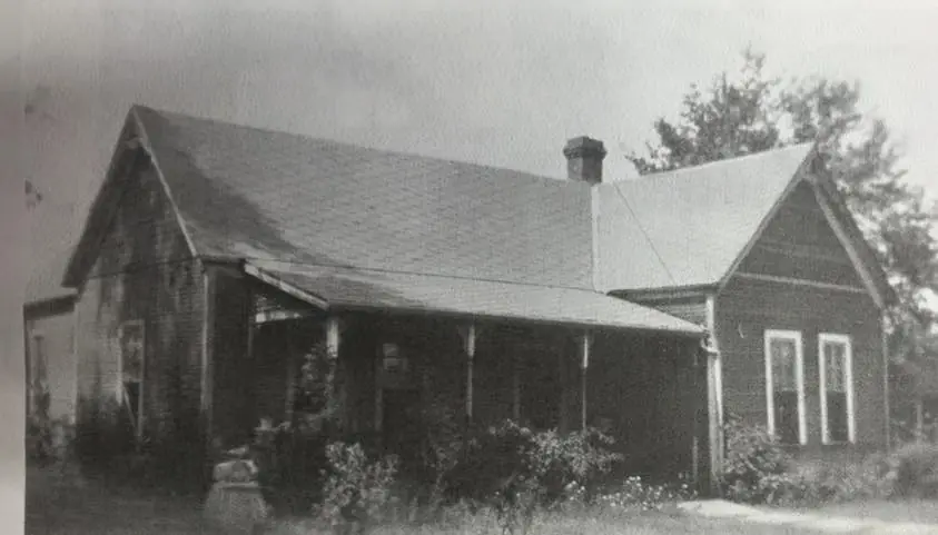 Photograph from the Facebook post “Home of Elizabeth Dillon Peterson, built around 1903.”