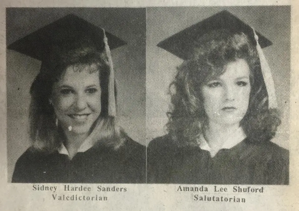 Photograph from the Facebook post “Sabine Parish graduates from 1988.”