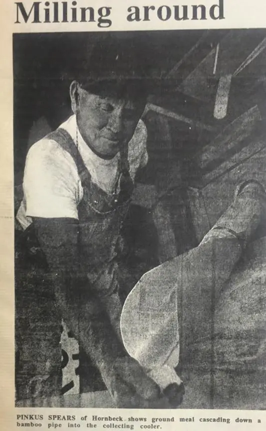 Photograph from the Facebook post “1988, from The Alexandria Town Talk”