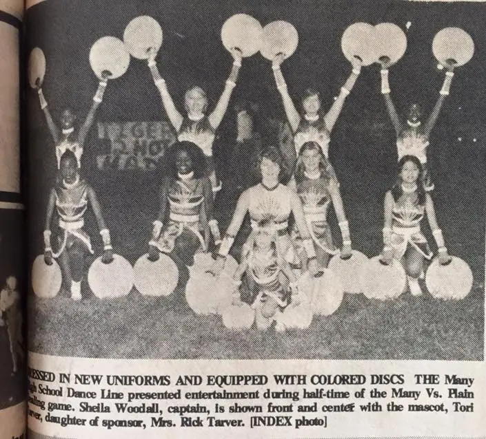 Photograph from the Facebook post “Some 1978 Tiger football fun #ManyHighTigers #ManyHigh1978 #ManyHighcheerleaders…”