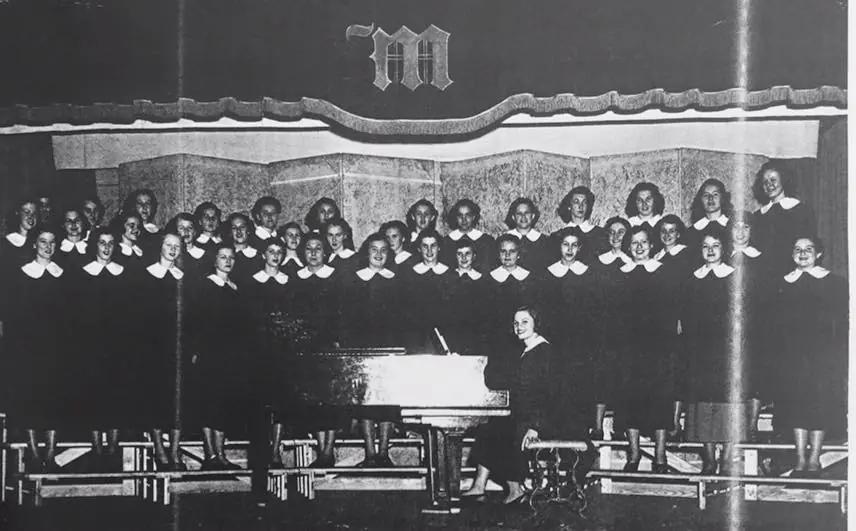 Photograph from the Facebook post “At Many High in early 1900s.”