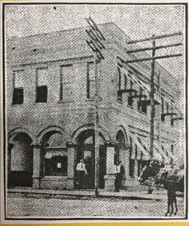 Photograph from the Facebook post “A really old photo in downtown Many.”