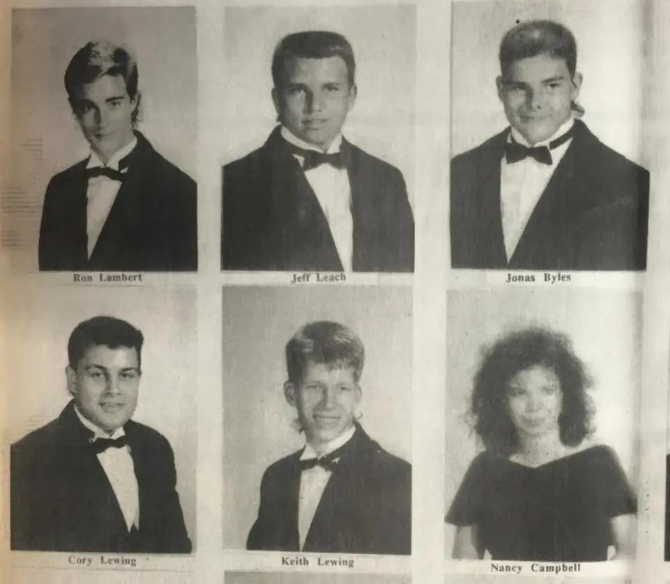 Photograph from the Facebook post “Many High School Class of 1990 #ManyHighSchool1990 #manyschool #manyhighschool”
