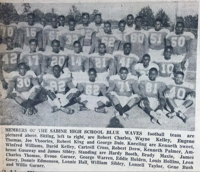 Photograph from the Facebook post “1966 Sabine High School Blue Waves.”