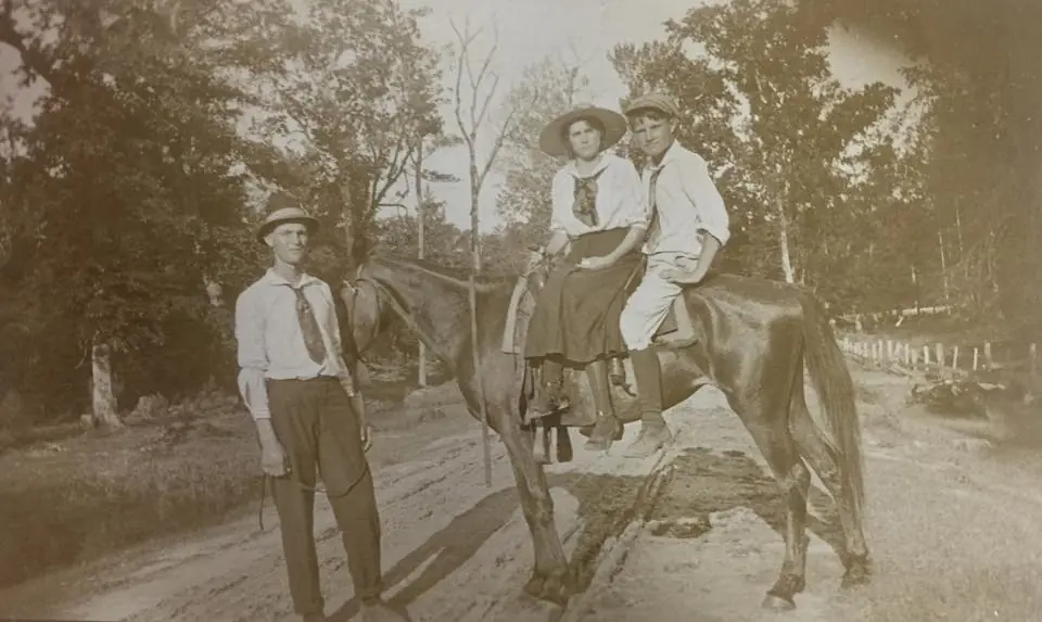 Photograph from the Facebook post “Another mystery photo.”