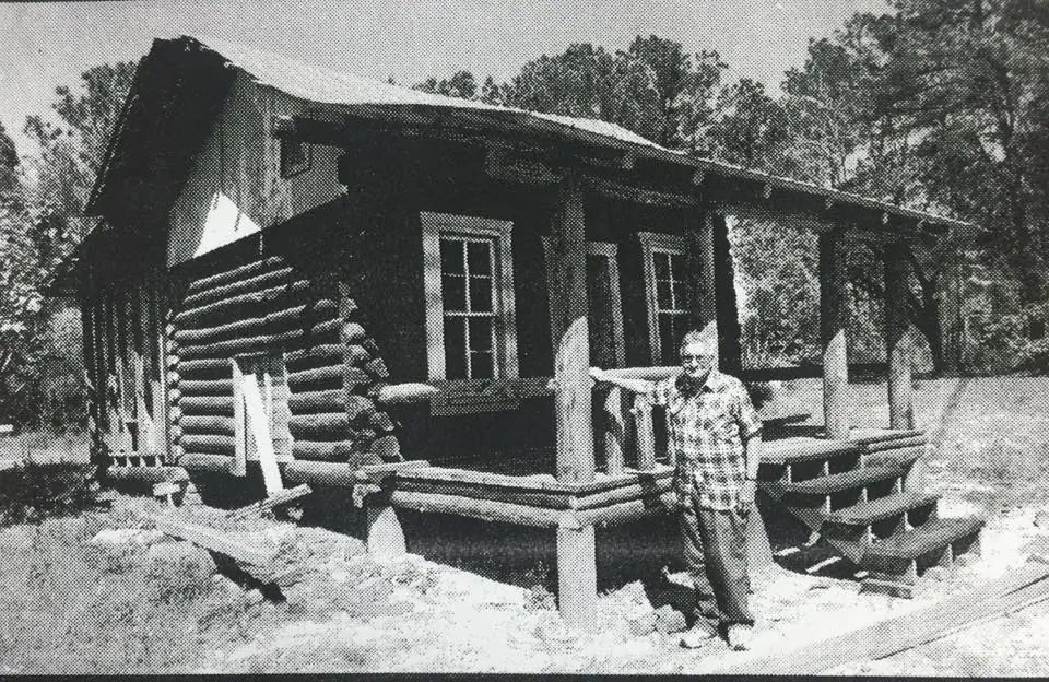 Photograph from the Facebook post “1990s.”